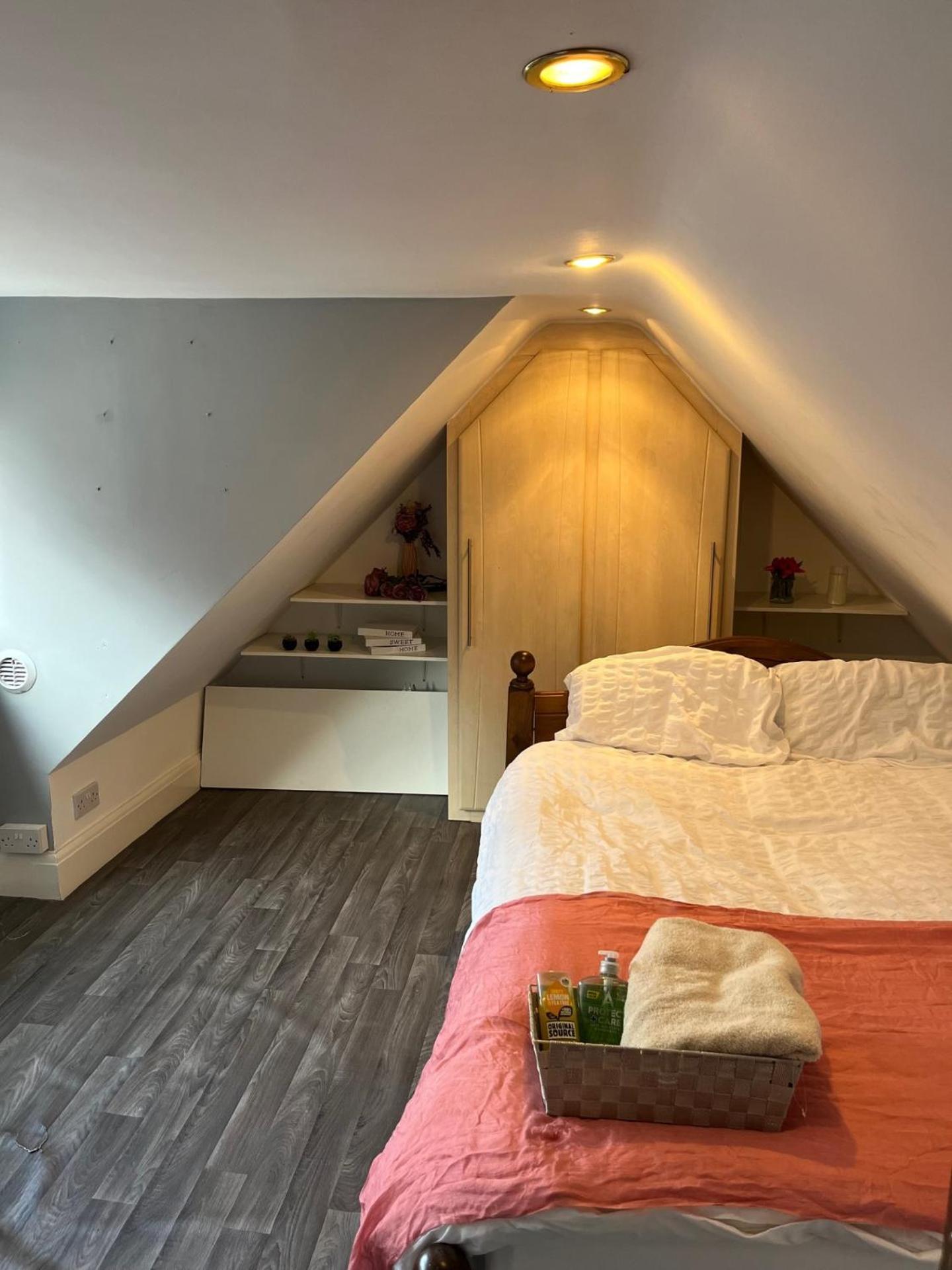 Cozy Room In A Serene House Бирмингем Экстерьер фото